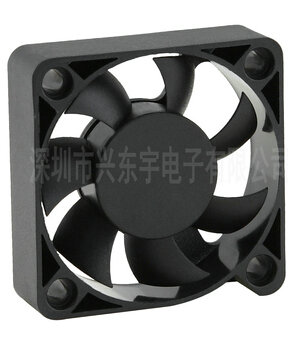 舞台燈光散熱風扇不僅是舞台燈光壽命的延長者，更能保護自己